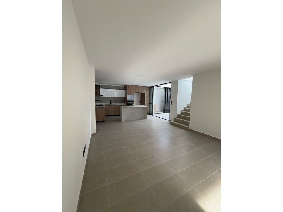 SE RENTA ESPECTACULAR CASA PARA ESTRENAR EN CERRITOS - 1