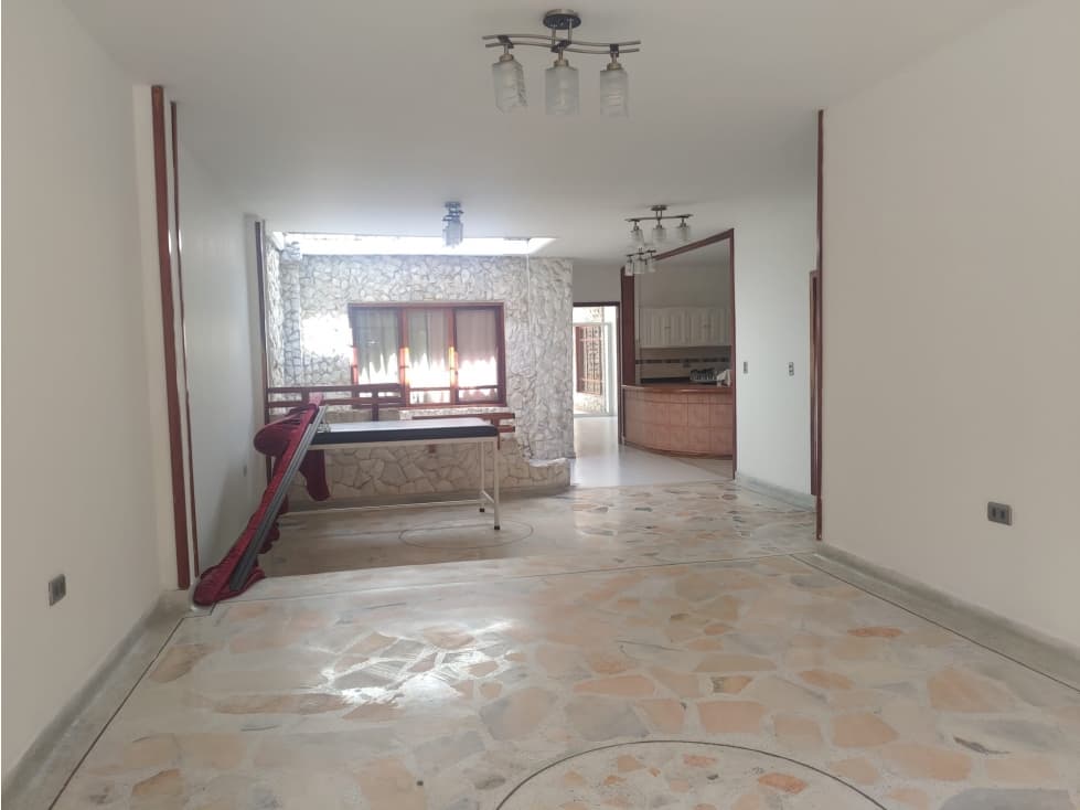 Se vende casa en el barrio el Ingenio ll - 1