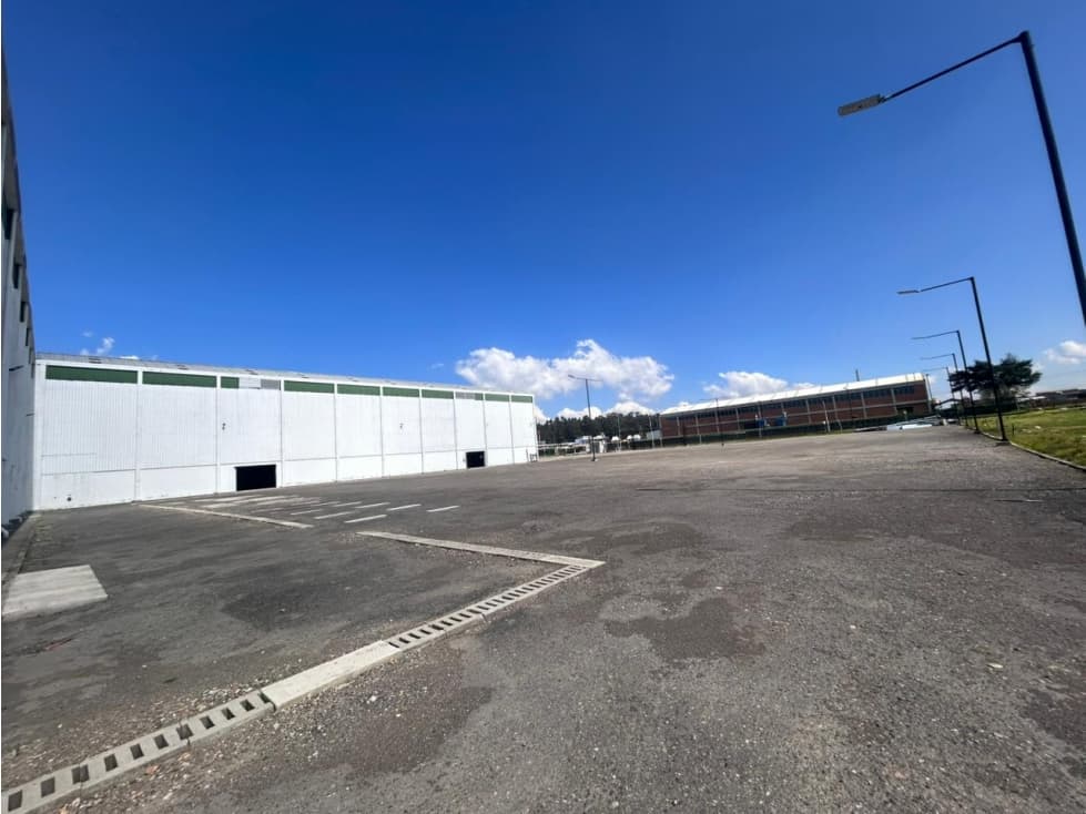 Lote para Bodega Amplia e Iluminada en Parque Industrial Tocancipá - 1