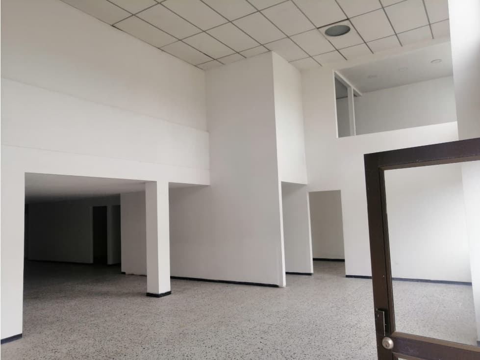 Local Super Bien Ubicada en Funza - 1