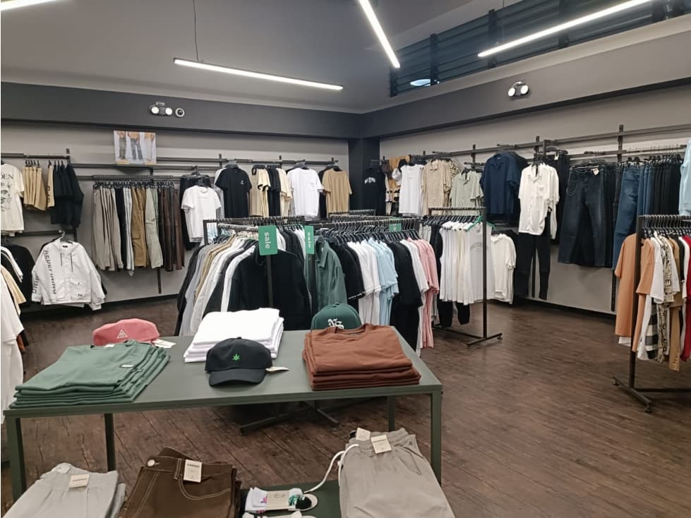 Local en Venta - Rentando C.C. Acqua Ibagué - 1