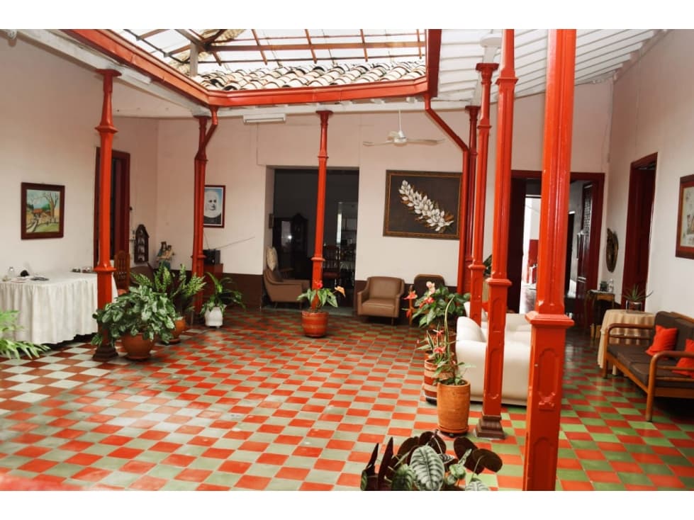 Casa lote en venta en el parque principal de Amagá 1.440 m² - 1