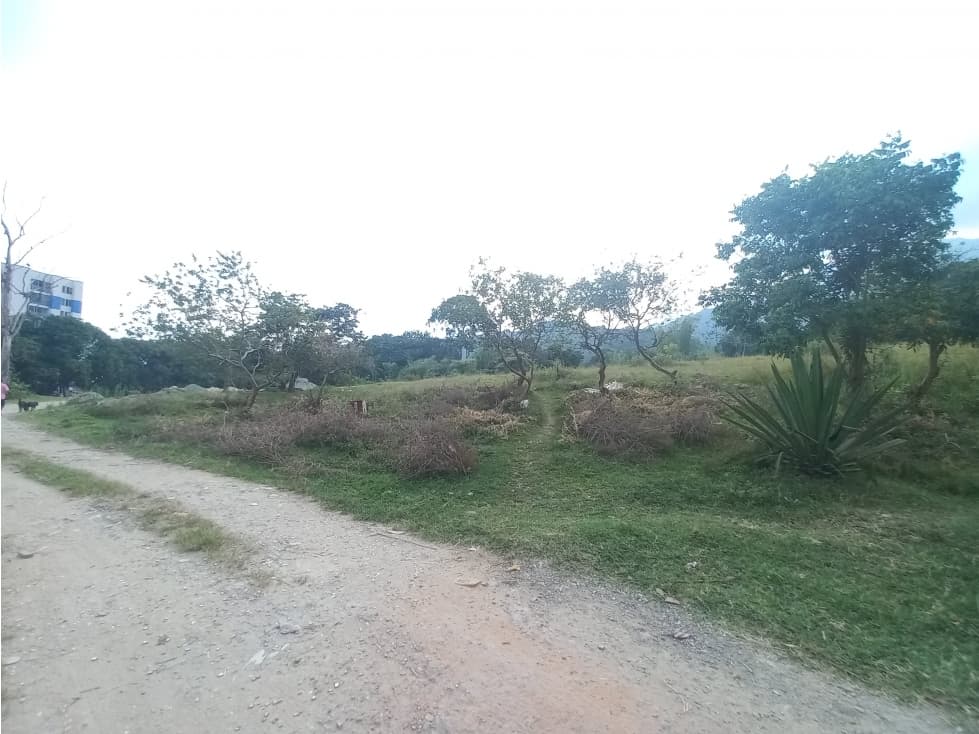 ARRIENDO AMPLIO LOTE SECTOR AMBALA - 1