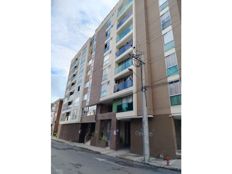 VENDO APARTAMENTO PISO 7 SECTOR MULTICENTRO - 1