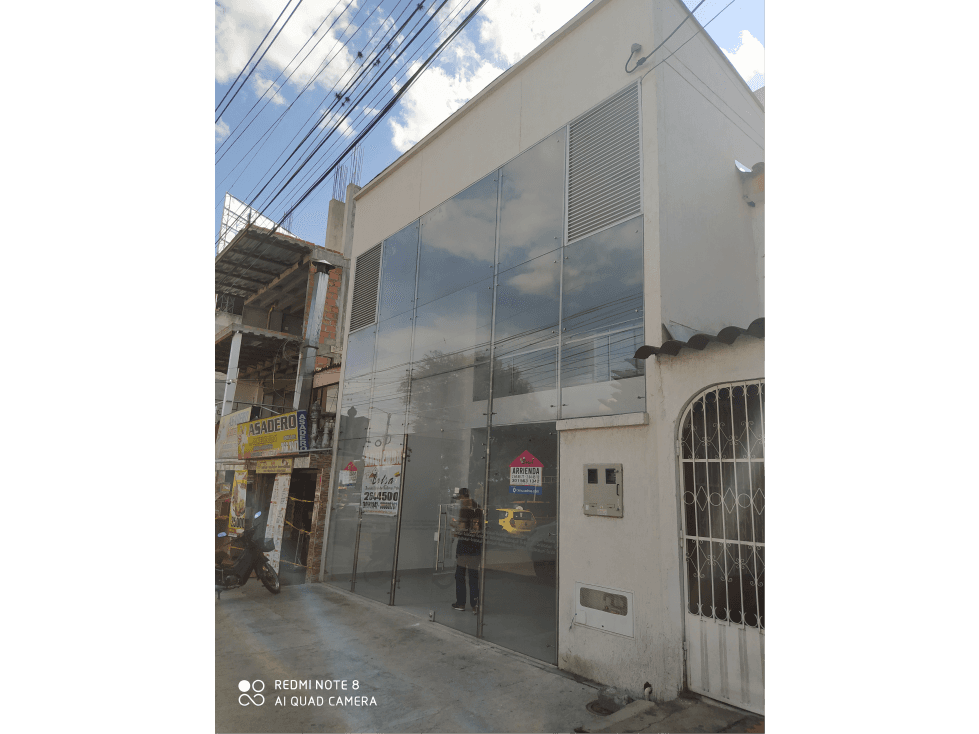 VENDO O PERMUTO LOCAL EN LA MILLA DE ORO CALLE 60 - 1