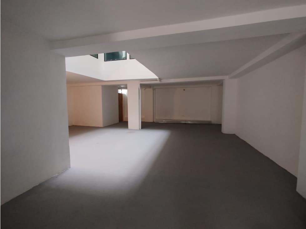 T0622. Alquilo! Local amplio con excelente ubicación en La Ceja - 1