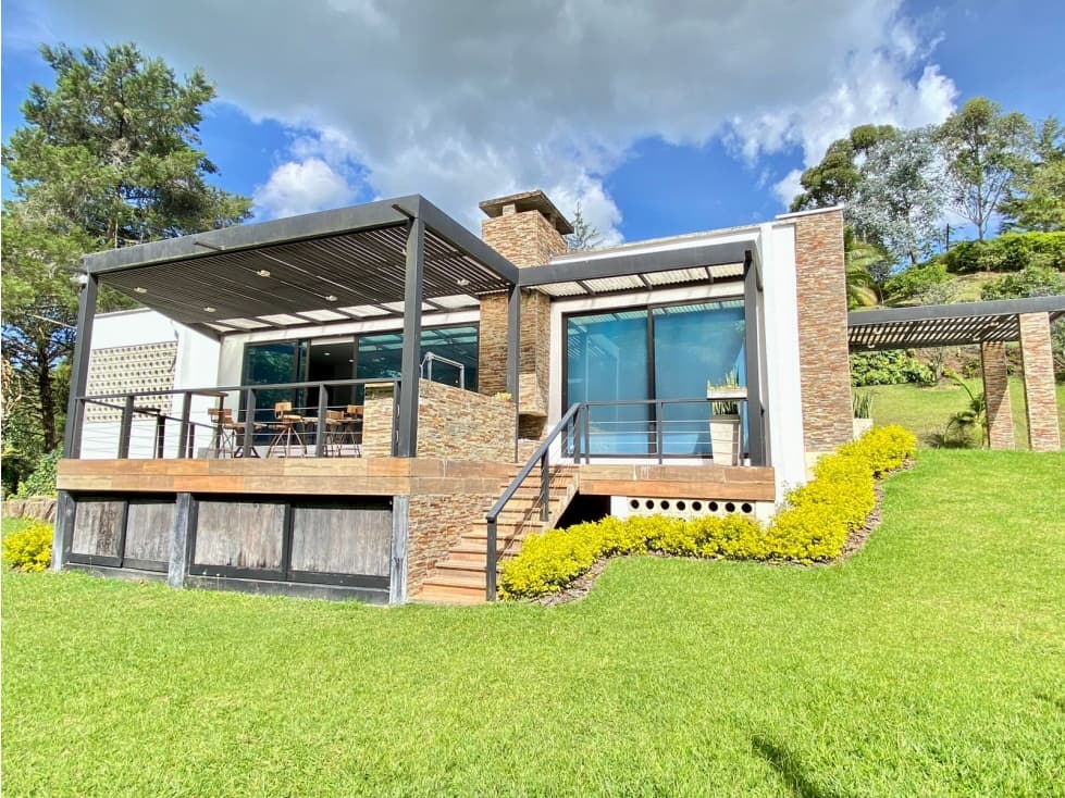 T0320. Alquiler! Mansión en Llanogrande a 10 min del Mall Llanogrande - 1