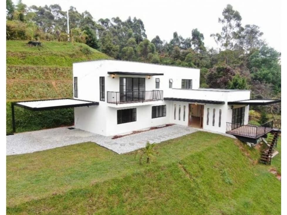 T0144.Alquiler! Finca en excelente ubicacion en Guarne, Antioquia  - 1