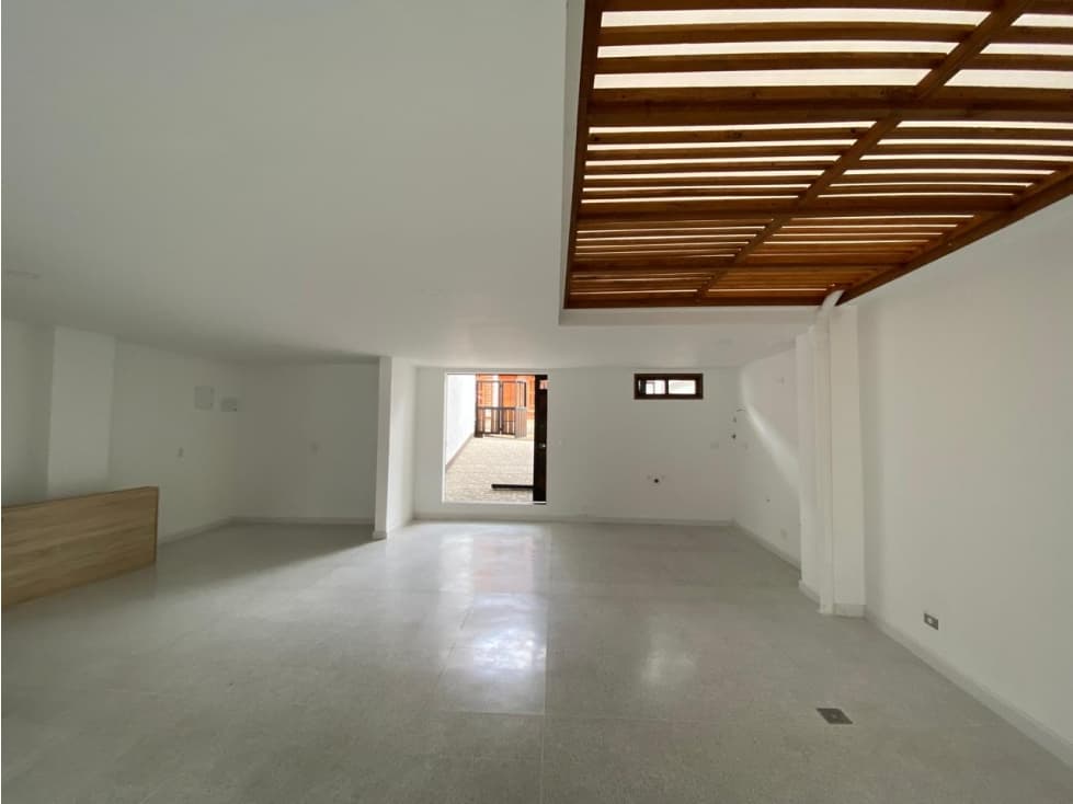 T0723. Alquilo! Local comercial para estrenar en El Retiro - 1