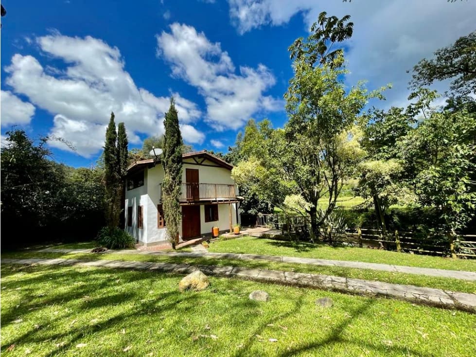 T0321 Alquiler! Casa amoblada en el Retiro amoblada con cascada propia - 1