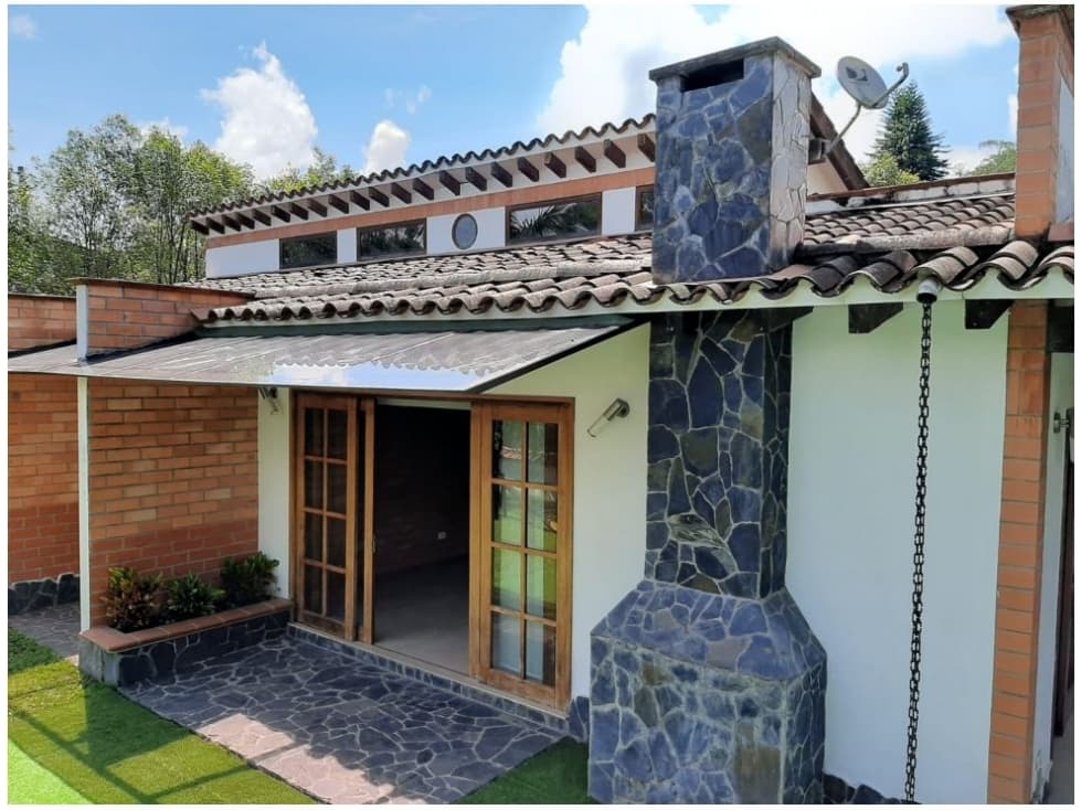 T0510. ALQUILO! Casa con piscina y excelentes espacios en El Retiro - 1