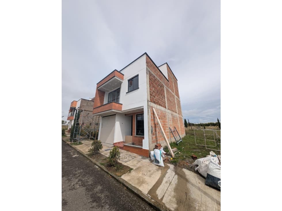 C0386. Vendo! Casa unifamiliar de 3 niveles para estrenar en La Unión - 1