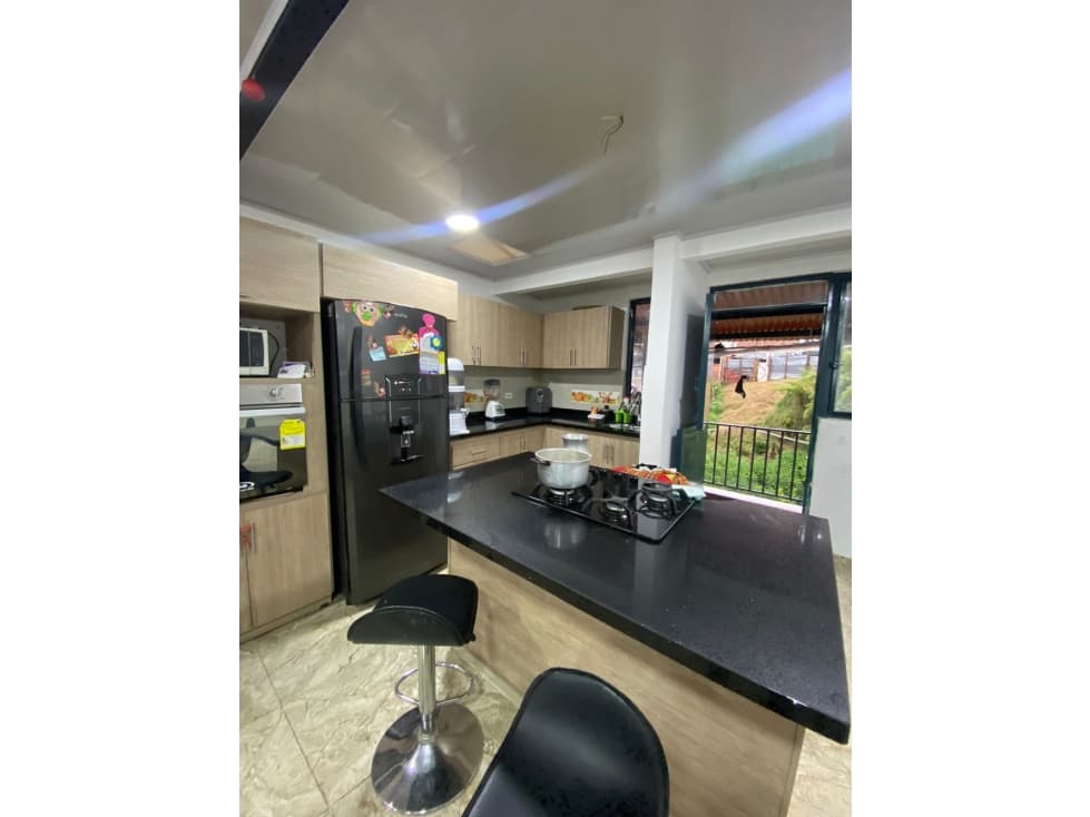 VENDE CASA TRIFAMILIAR EN CIRCASIA ,QUINDIO, COLOMBIA - 1