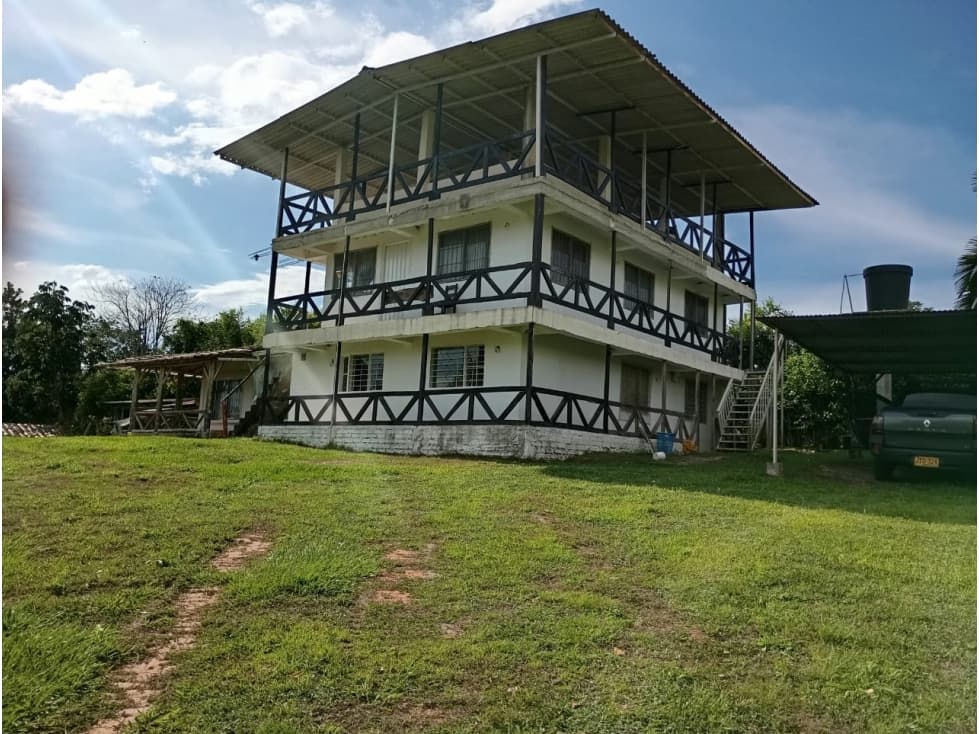 CHALET PARA LA VENTA - TEBAIDA - 1