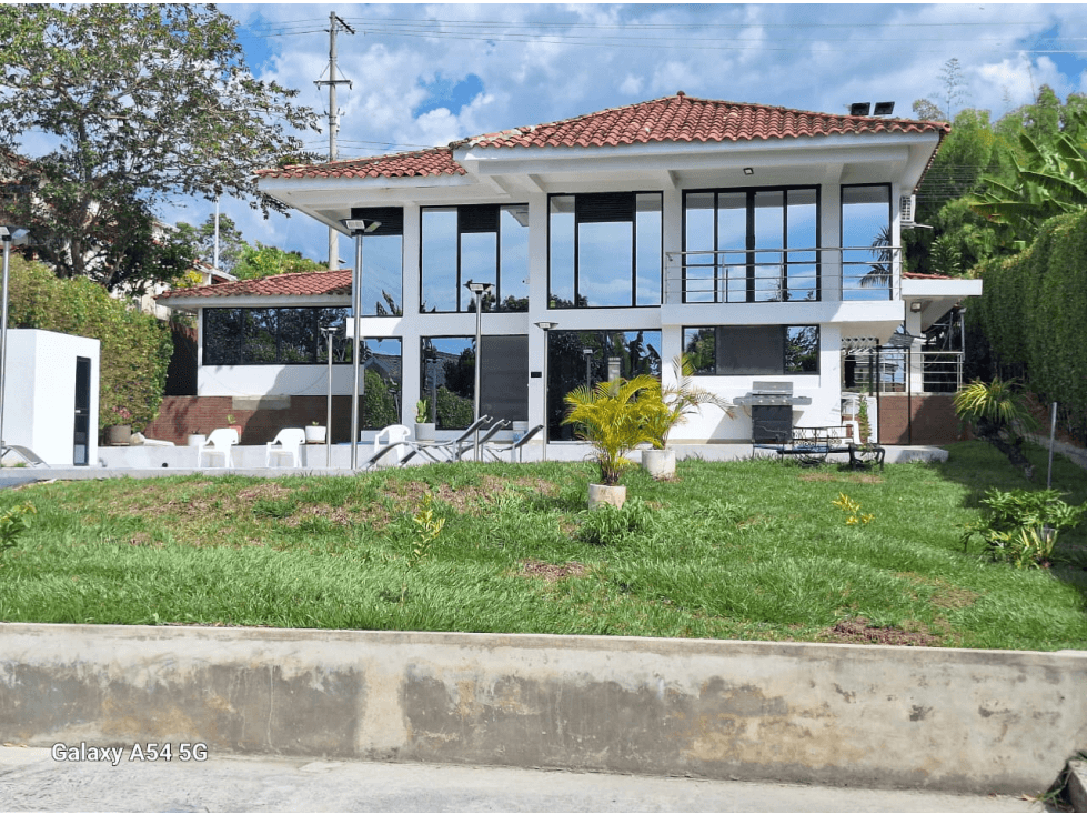 Venta Chalet Sector vía Tebaida Quindio COD: 8161718 - 1