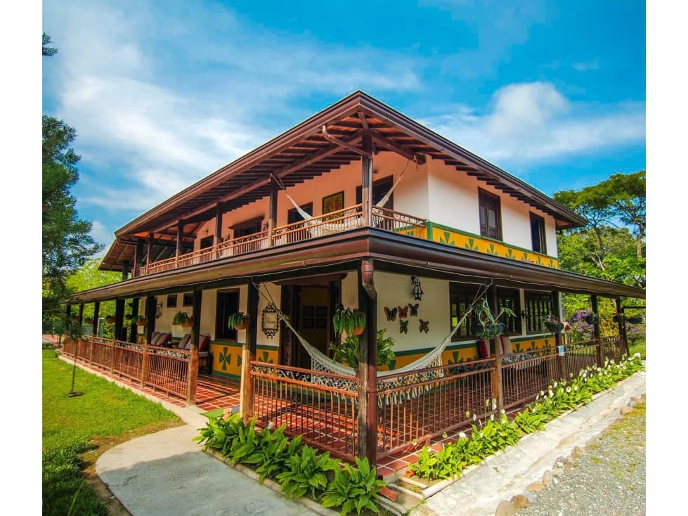 Venta Chalet vía Armenia a Montenegro Quindio - Colombia COD: 9298991 - 1