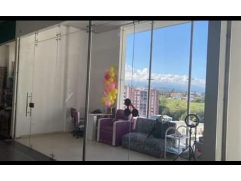 LUXA VENDE O PERMUTA LOCAL COMERCIAL OLIMPICA PLAZA CENTRO COMERCIAL - 1