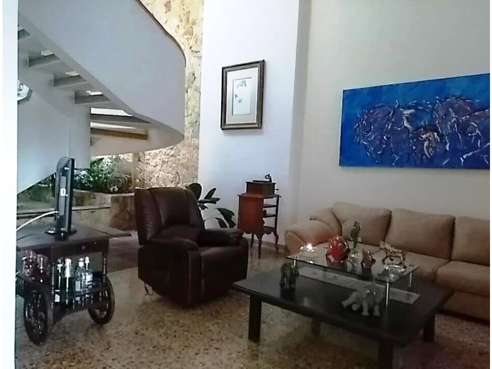 CASA INDEPENDIENTE LOS CRISTALES - 1