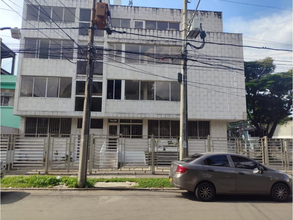 ALQUILAMOS EDIFICIO ESQUINERO SAN VICENTE - 1