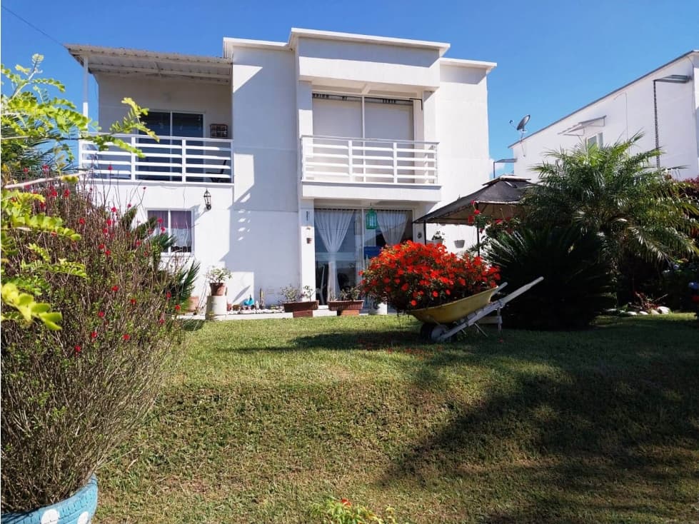 CASA EN CONDOMINIO LAGO CALIMA - 1