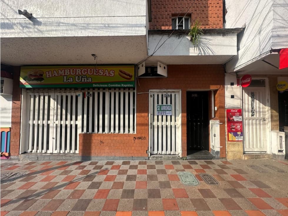 Bodega diagonal al Centro Comercial Bolívar - 1