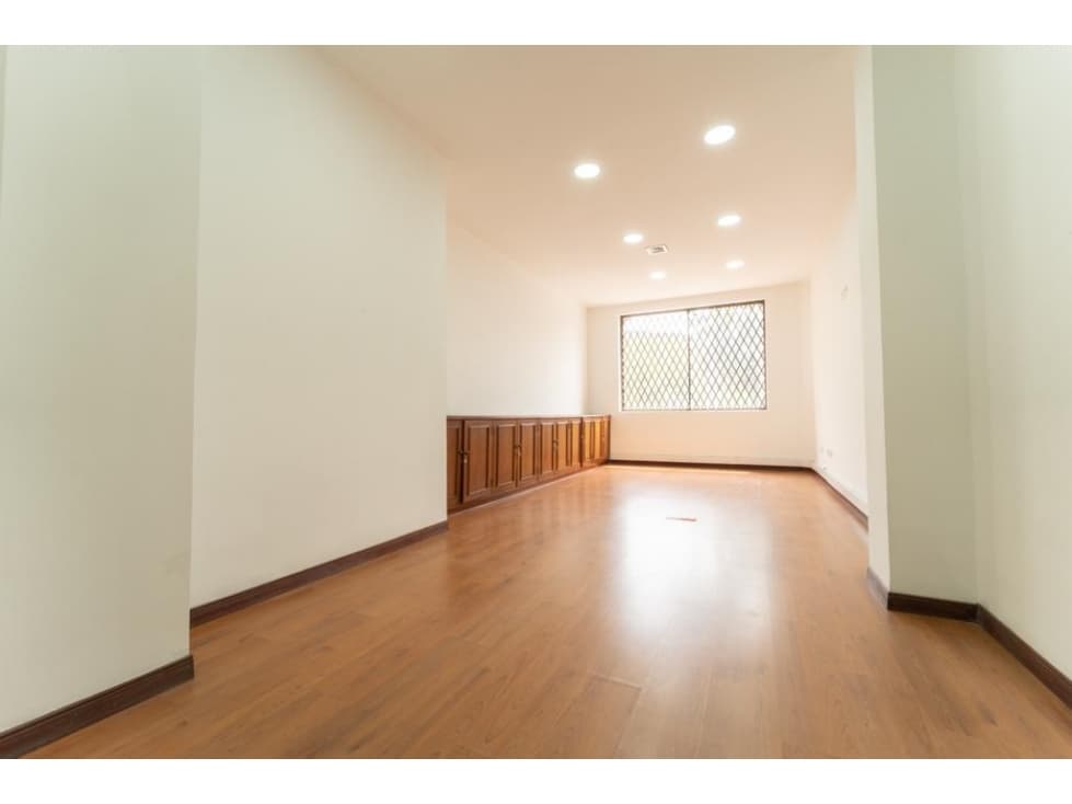 Alquiler Local Comercial en segundo piso para oficinas o bodega - 1