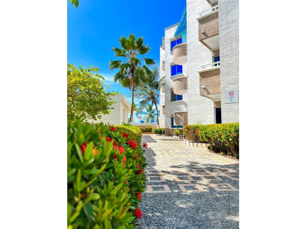 VENDO HOTEL EN COVEÑAS SUCRE PRIMERA ENSENADA FRENTE AL MAR - 1