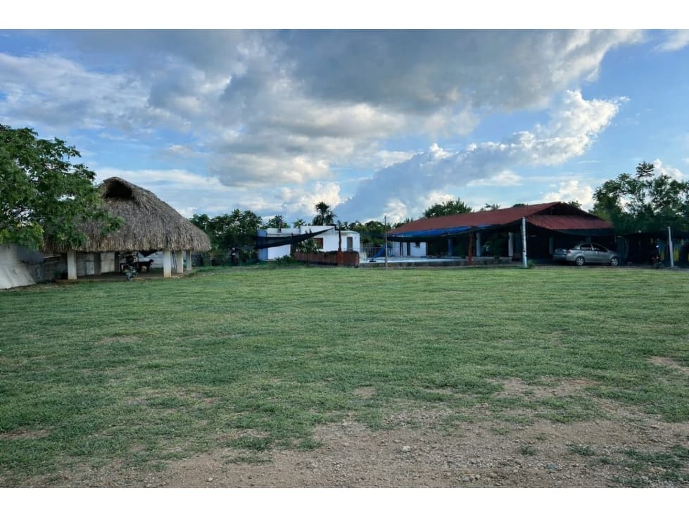 VENDO CASA CAMPESTRE EN BERASTEGUI CIENAGA DE ORO CORDOBA - 1