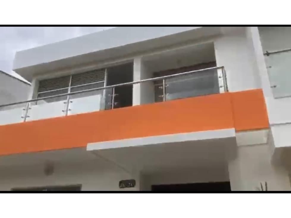 VENDO CASA DE DOS PISOS EN LA URBANIZACION SAN FRANCISCO MONTERÍA - 1