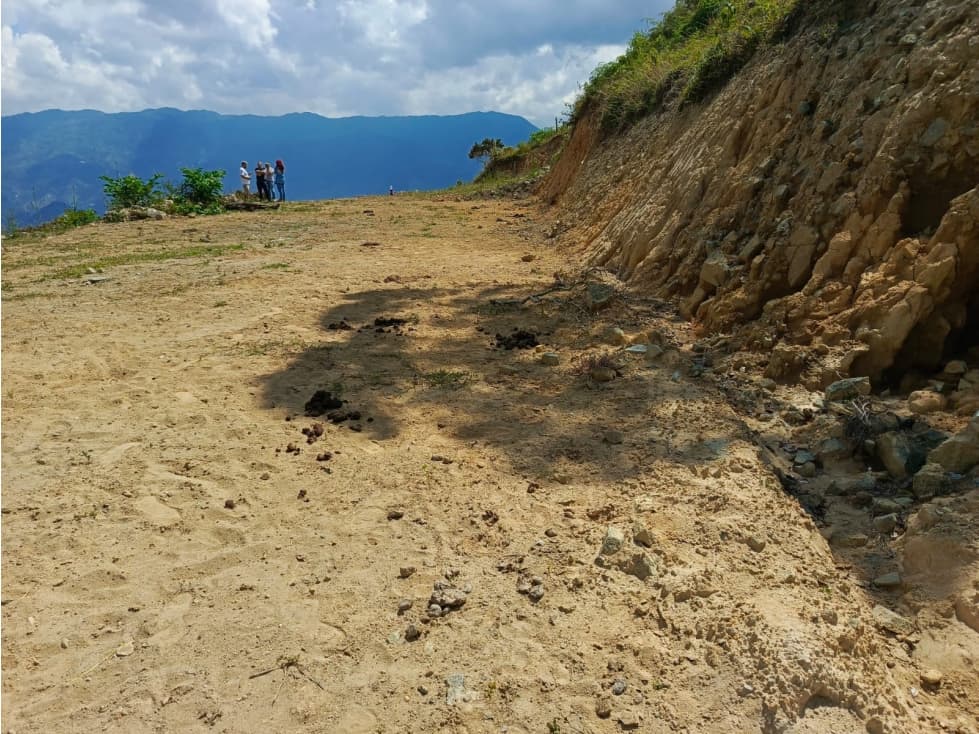 Lote plano en venta con 2700m2. Barbosa. GANGA - 1