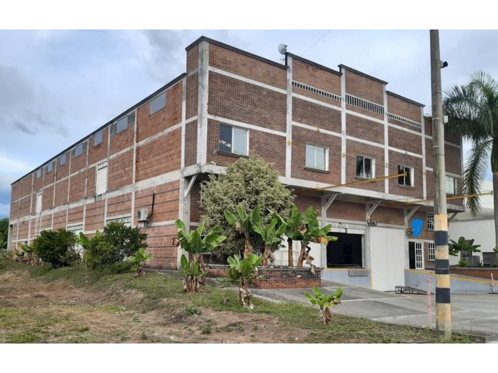 Venta de Bodega 2.070m2 - 1
