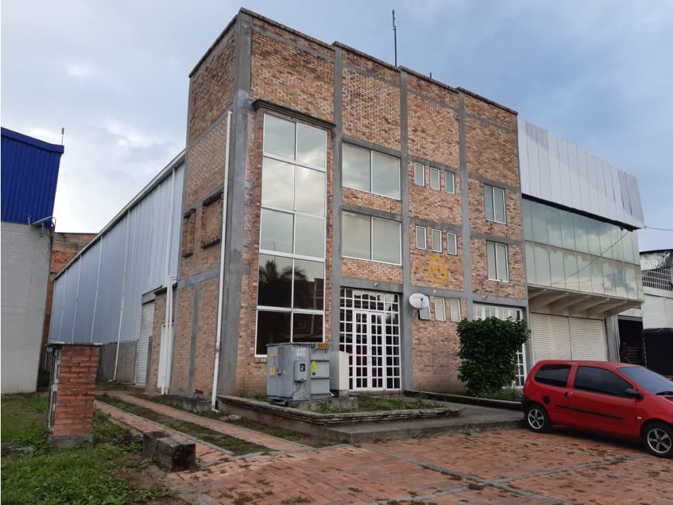 Venta de Bodega 1.000 m2 - 1