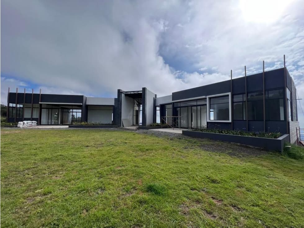 VENTA DE CASA, SECTOR LA MANUELA, ENVIGADO - 1