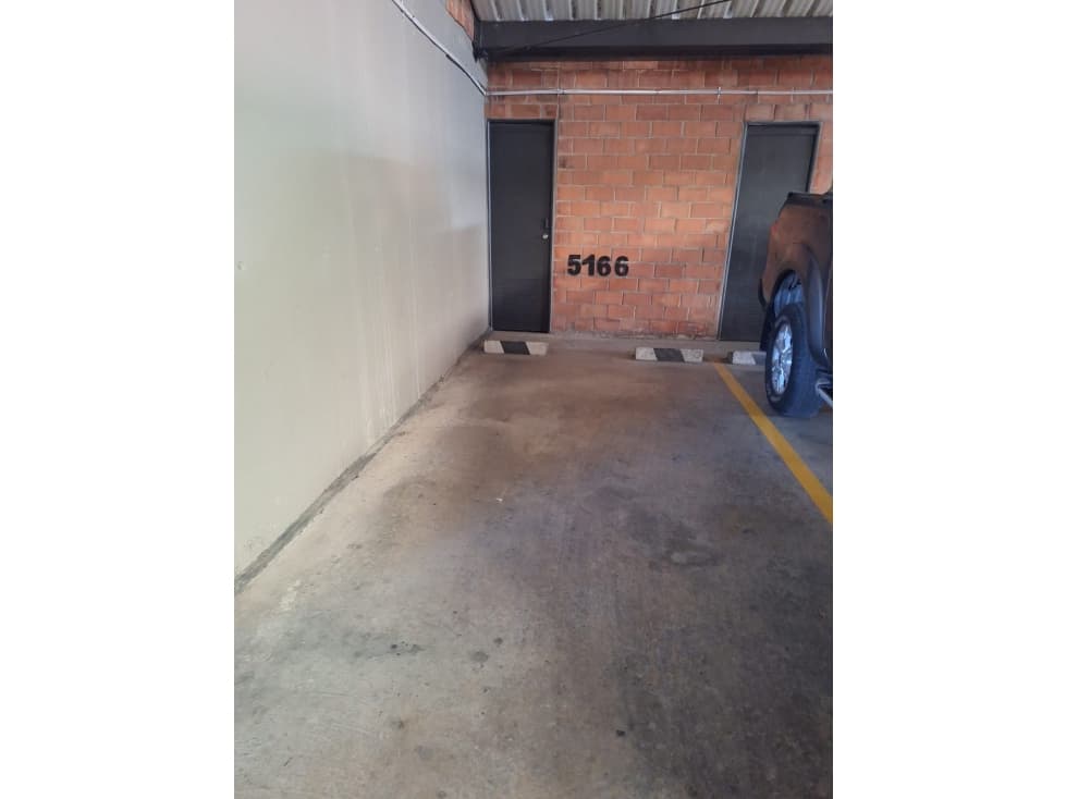 VENTA PARQUEADERO Y CUARTO ÚTIL, FLORIDA NORTEAMERICA, BELLO - 1