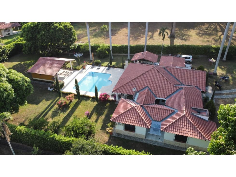 VENCAMBIO HERMOSA FINCA EN SANTA FE DE ANTIOQUIA - 1