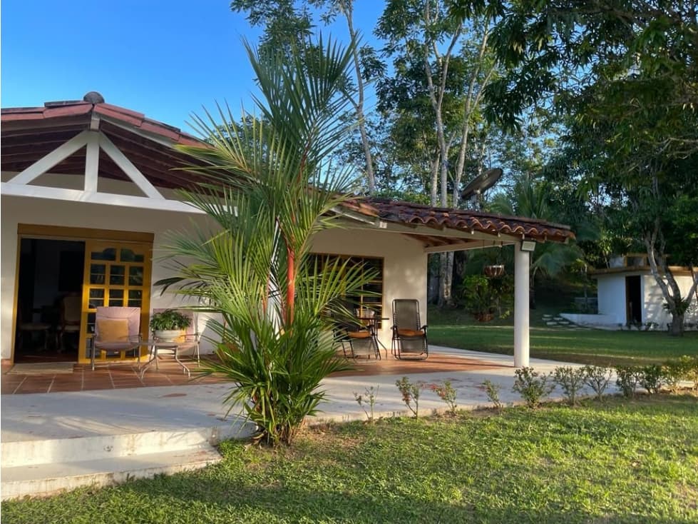  VENTA HERMOSA FINCA CON DOS CASAS, PORCE, ANTOQUIA - 1