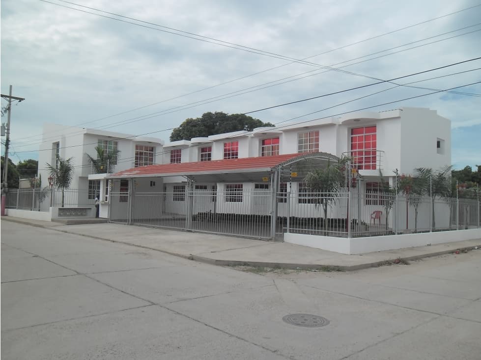 CASA DE 2 PISOS EN VENTA - 1