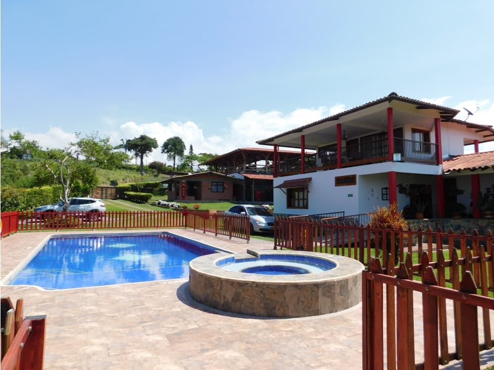 Venta espectacular Finca Hotel en Chinchiná - 1