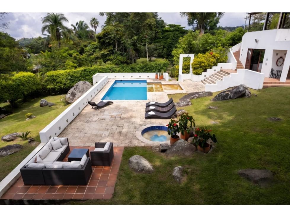 EXCLUSIVA FINCA CON CASA CAMPESTRE EN FUSAGASUGA - 1