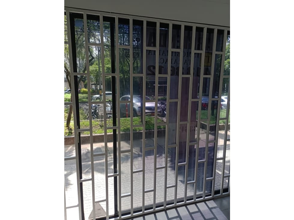 SE ARRIENDA LOCAL LAURELES - 1