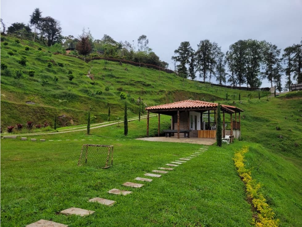 SE VENDE FINCA EN COCORNÁ - 1