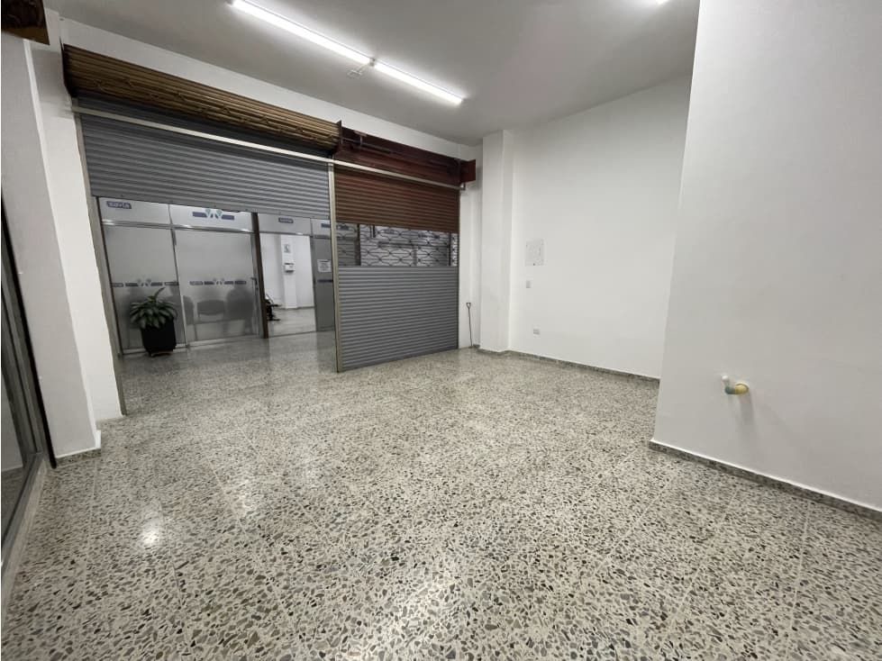 SE ARRIENDA OFICINA EN ENVIGADO ZONA CENTRO - 1