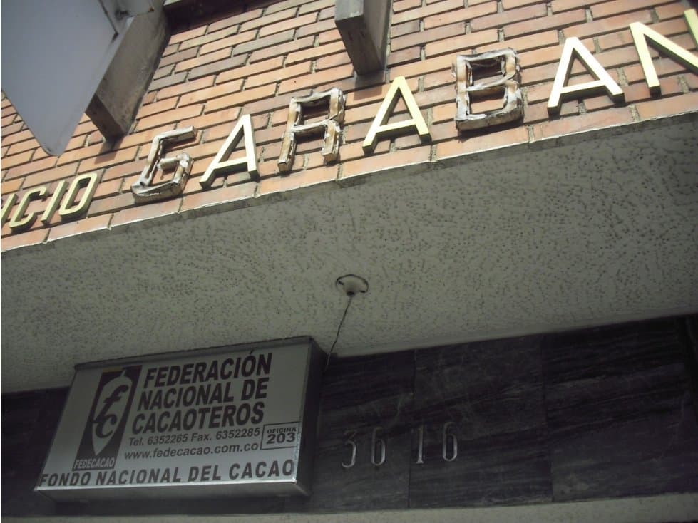 Se Arrienda o se Vende OFICINA EDIFICIO GARABANDAL BARRIO AURORA - 1