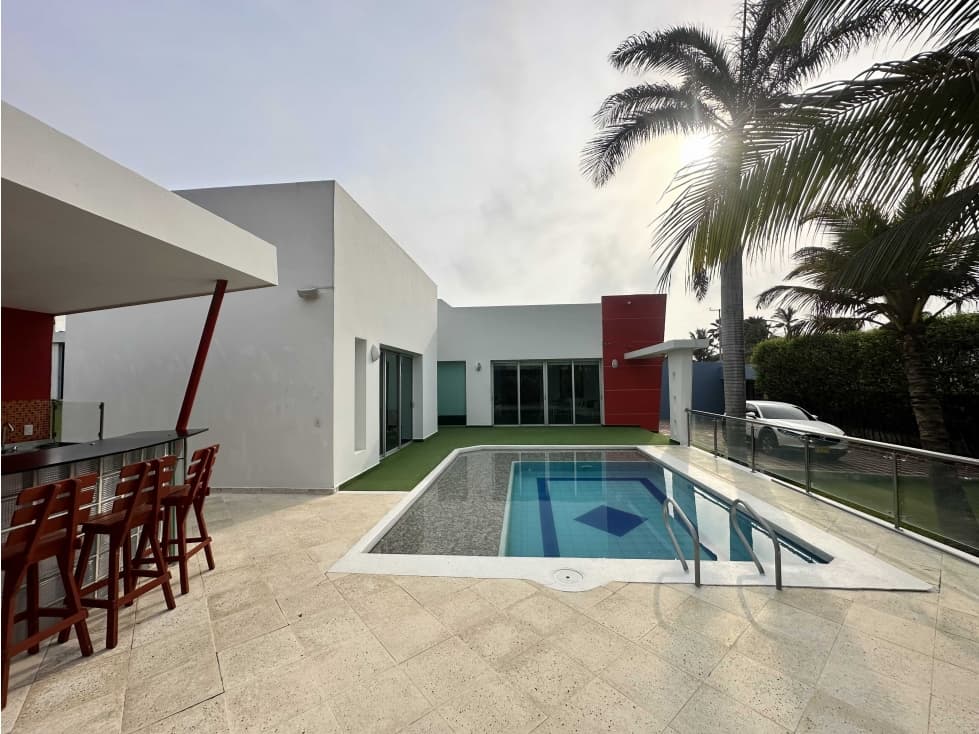 CASA LUXURY EN ALTOS DE PRADOMAR EXCLUSIVO VECINDARIO - 1