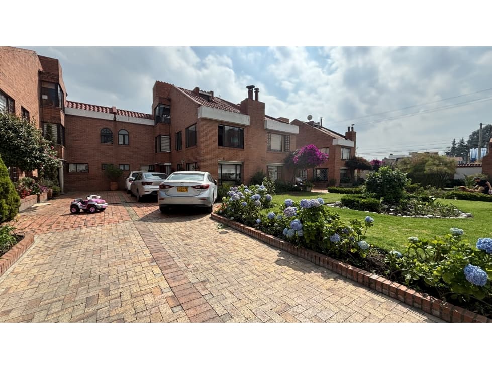 EN RENTA HERMOSA CASA EN COTA - 1