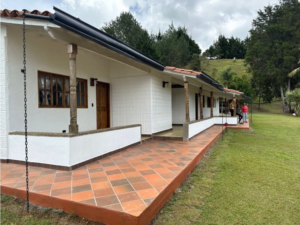 SE RENTA FINCA EN VEREDA EL MOLINO GUARNE - 1