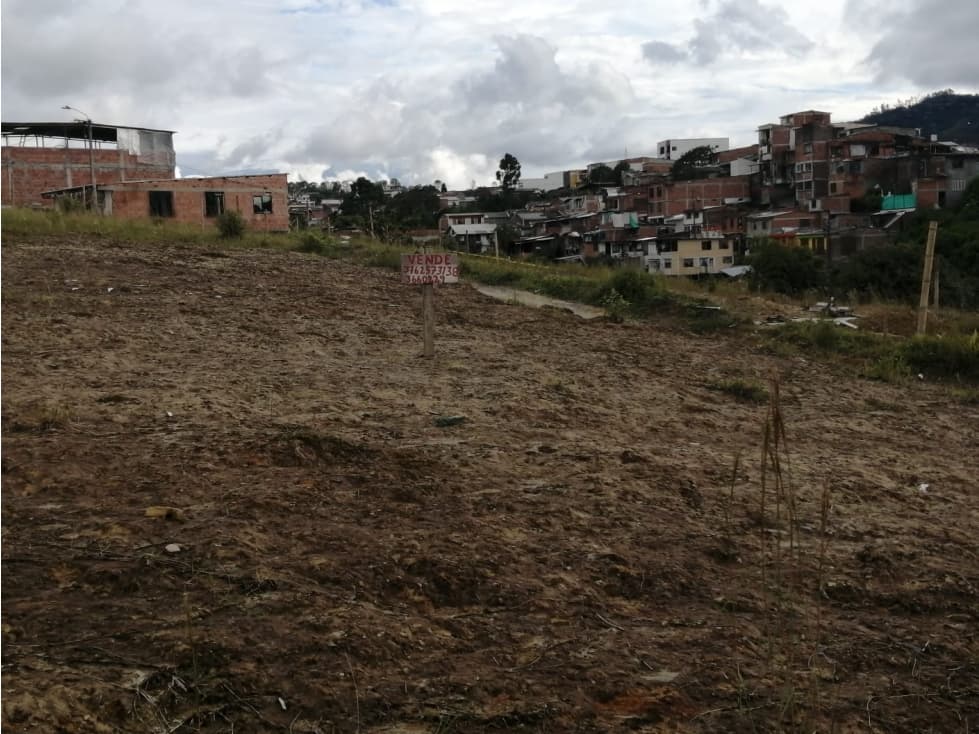 SE VENDE LOTE BIEN UBICADO EN SANTA ROSA - 1