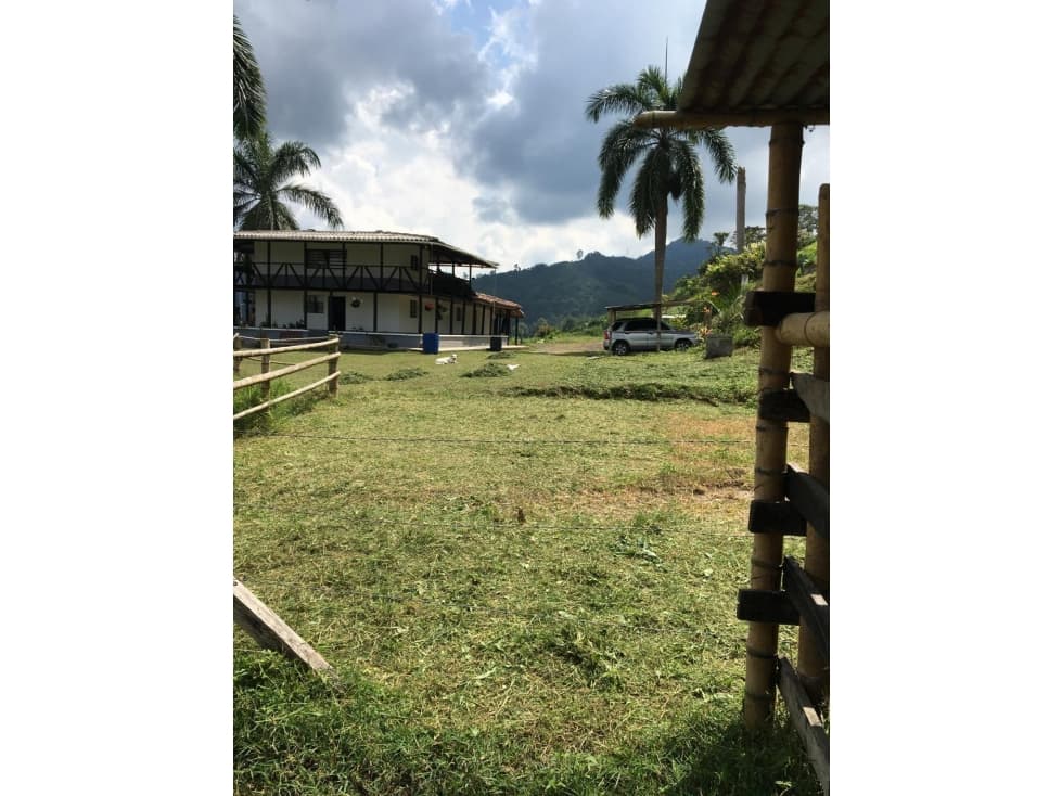 SE VENDE O SE PERMUTA FINCA VIA MARSELLA EXCELENTE UBICACIÓN - 1