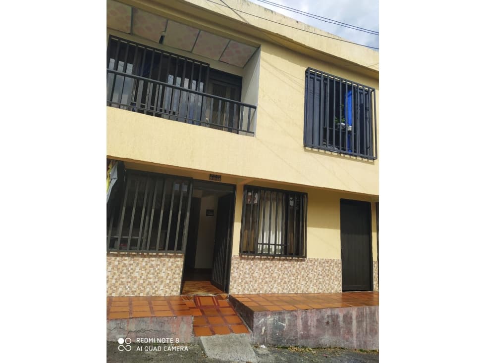 SE VENDE CASA CON VIVIENDAS INDEPENDIENTES EN QUIMBAYA AREA 140 M2 - 1