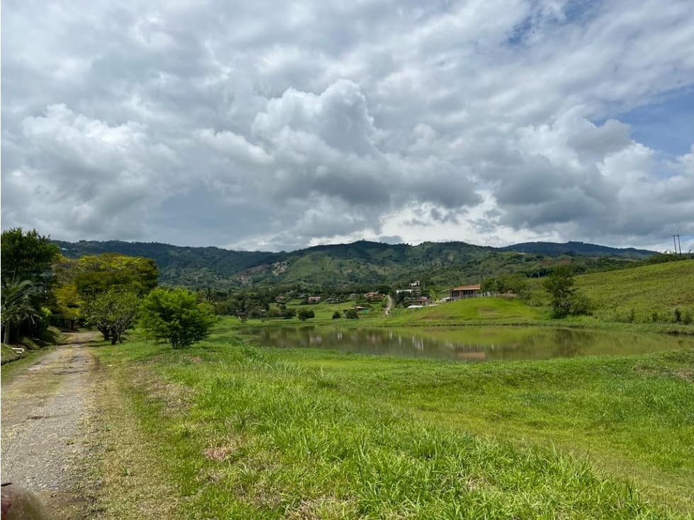 SE VENDE EXCELENTE LOTE EN VITERBO EN CONDOMINIO - 1